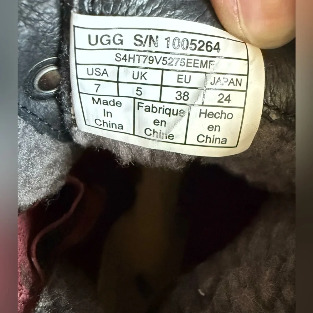UGG 🖤 kesey